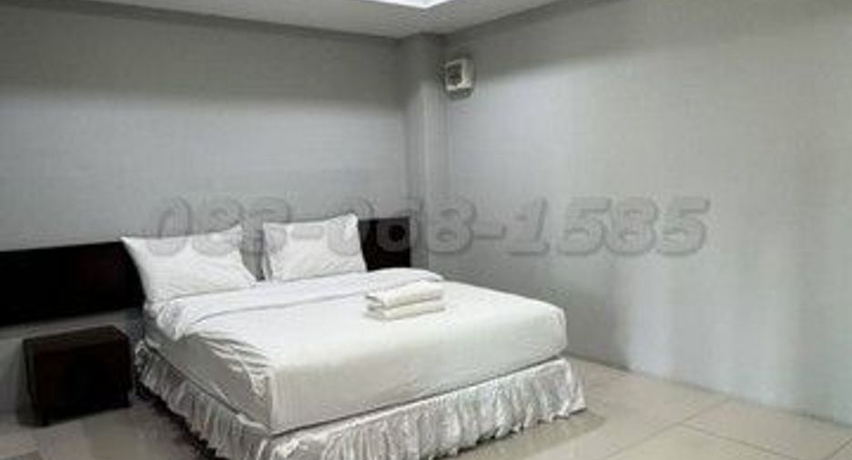 For sale 110 bedrooms apartment in Si Racha, Chonburi