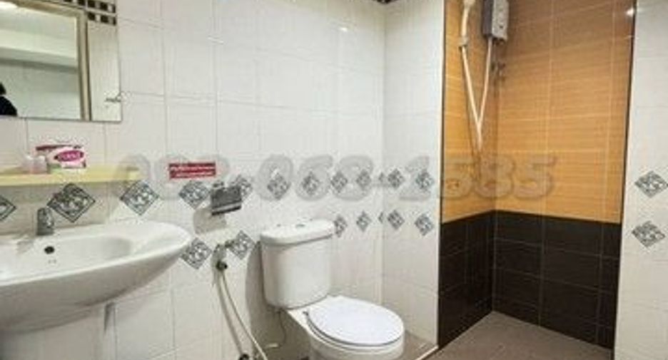 For sale 110 bedrooms apartment in Si Racha, Chonburi