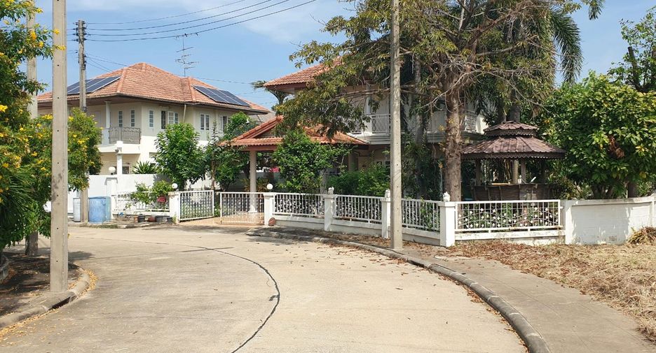 Haus zum Kauf mit 3 Zimmer in Sam Khok, Pathum Thani