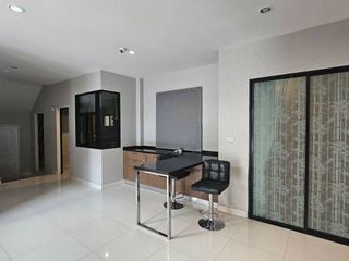 For sale 4 Beds house in Bang Khae, Bangkok