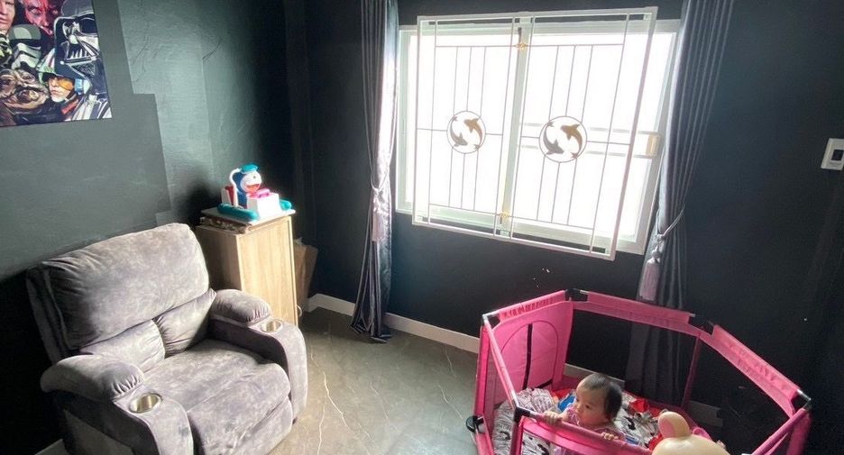 For sale 3 bedrooms townhouse in Lam Luk Ka, Pathum Thani