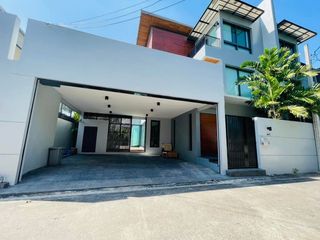 出租 3 卧室 独立屋 在 Watthana, 曼谷