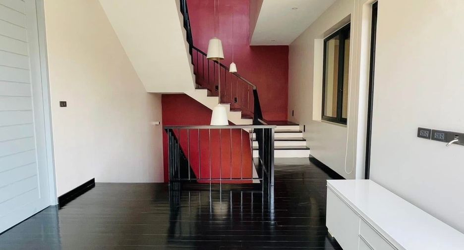 For rent 3 ベッドルーム house in Watthana, Bangkok
