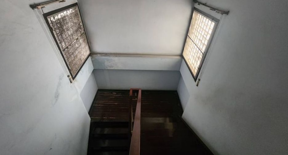 For sale 5 bedrooms house in Dusit, Bangkok