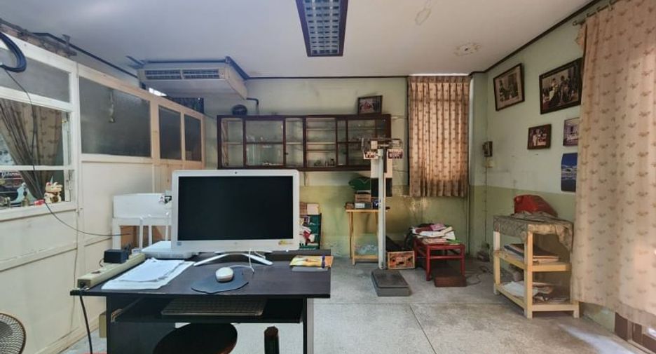 For sale 5 bedrooms house in Dusit, Bangkok