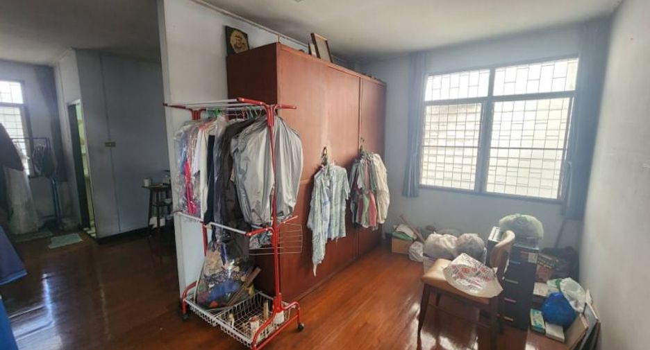 For sale 5 bedrooms house in Dusit, Bangkok