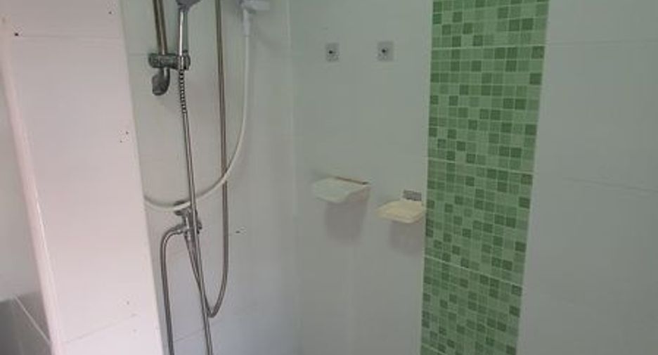 Reihenhaus zum Kauf mit 4 Zimmer in Lam Luk Ka, Pathum Thani