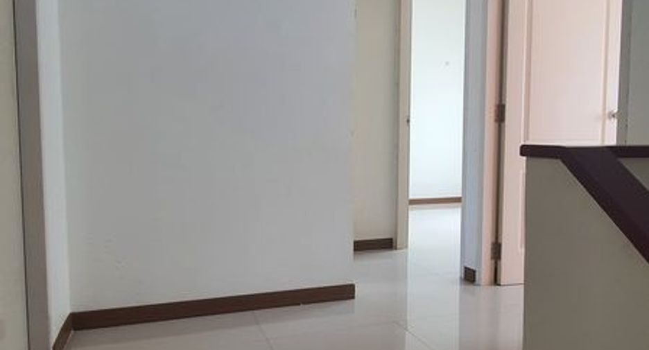 Reihenhaus zum Kauf mit 4 Zimmer in Lam Luk Ka, Pathum Thani