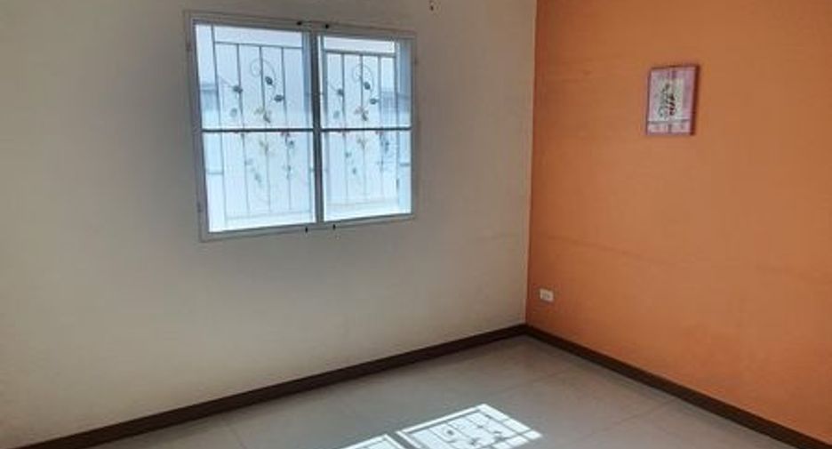Reihenhaus zum Kauf mit 4 Zimmer in Lam Luk Ka, Pathum Thani