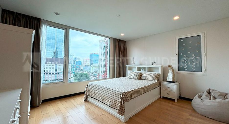 For rent 2 bedrooms condo in Pathum Wan, Bangkok
