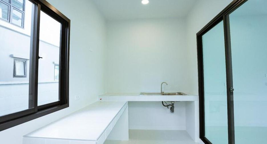 À vendre 4 chambres maison à Bang Pa-in, Phra Nakhon Si Ayutthaya