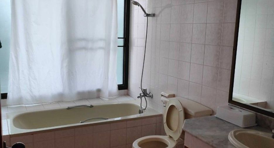 For sale 3 bedrooms condo in Si Racha, Chonburi