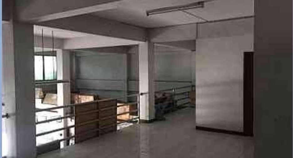 For sale 5 bedrooms retail Space in Sam Phran, Nakhon Pathom
