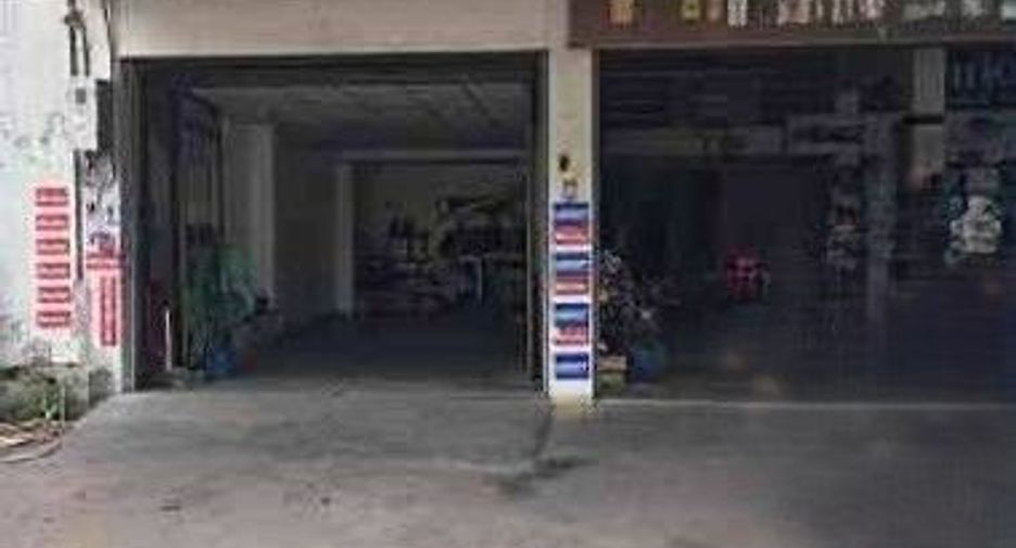 For sale 5 bedrooms retail Space in Sam Phran, Nakhon Pathom