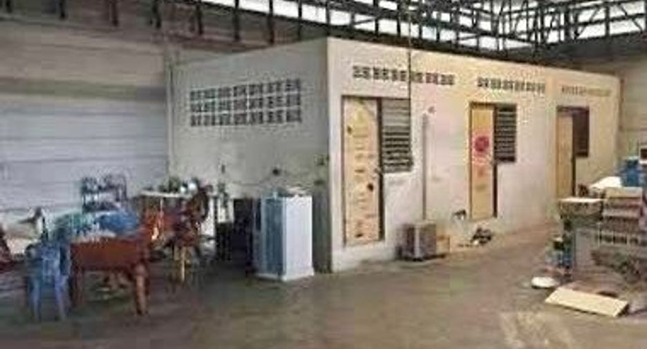 For sale 5 bedrooms retail Space in Sam Phran, Nakhon Pathom