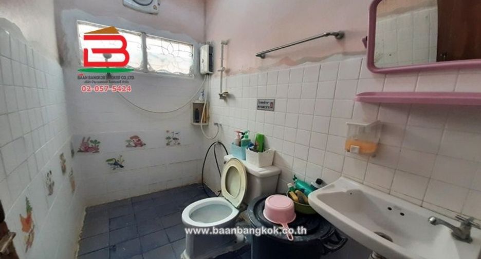À vendre 3 chambres maison à Bang Kapi, Bangkok