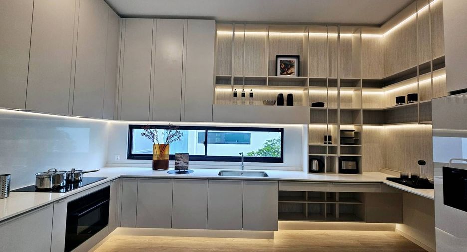 Casa en venta de 4 habitaciones en Bang Phli, Samut Prakan