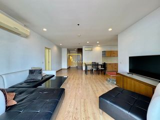 For rent 2 bedrooms condo in Bang Rak, Bangkok