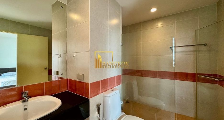 For rent 2 bedrooms condo in Bang Rak, Bangkok