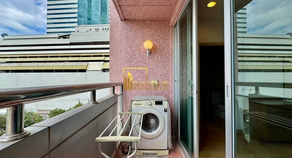 For rent 2 bedrooms condo in Bang Rak, Bangkok