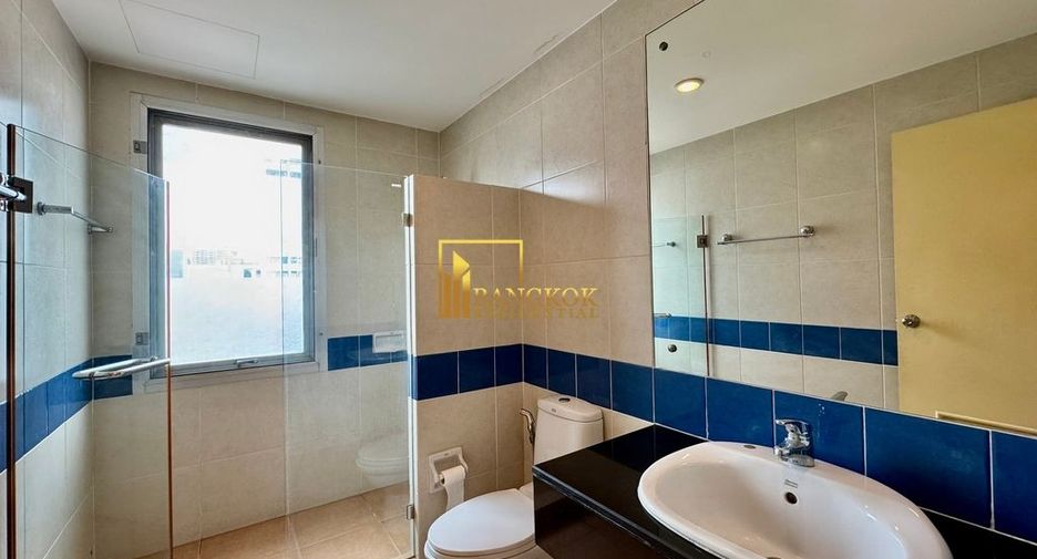 For rent 2 bedrooms condo in Bang Rak, Bangkok