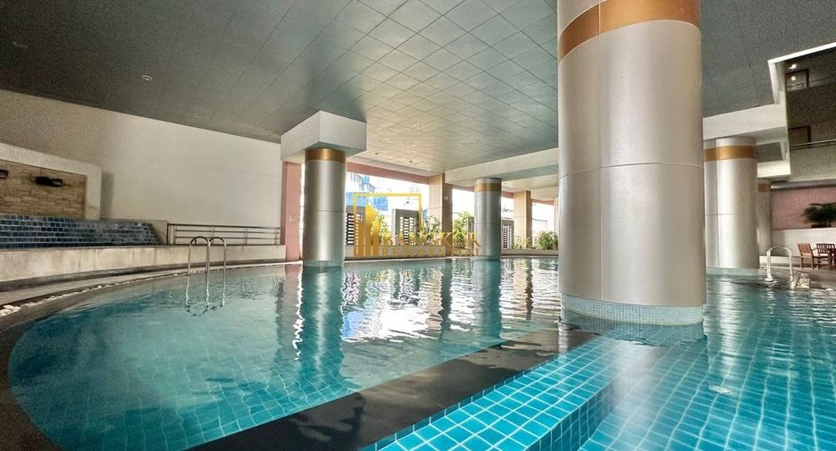 For rent 2 bedrooms condo in Bang Rak, Bangkok