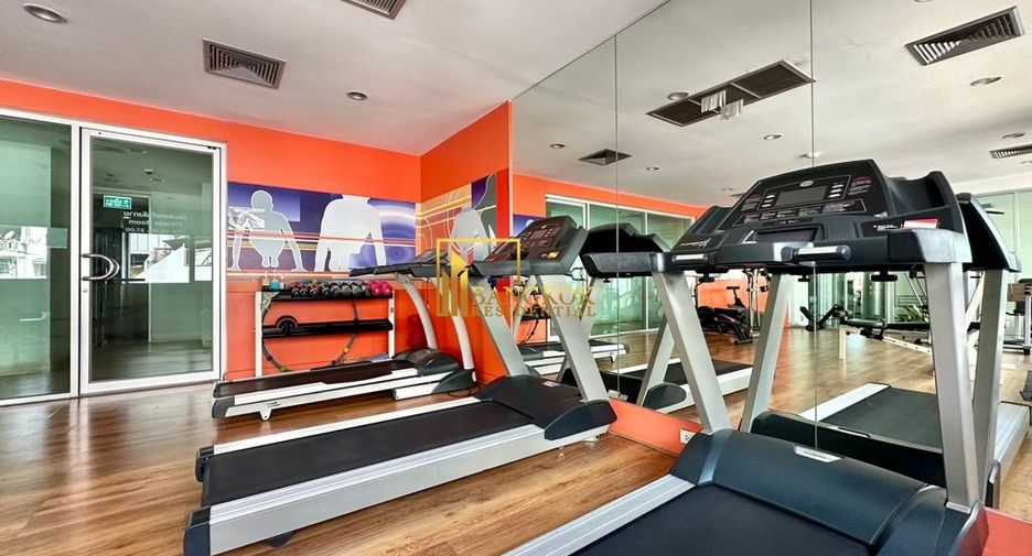 For rent 2 bedrooms condo in Bang Rak, Bangkok