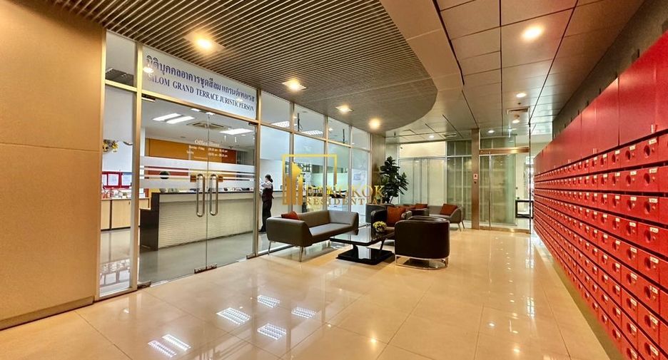 For rent 2 bedrooms condo in Bang Rak, Bangkok
