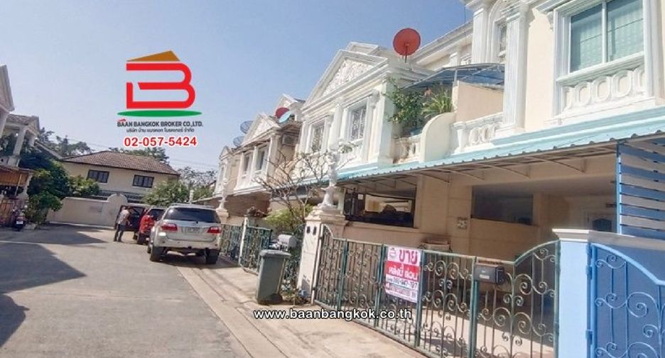 For sale 4 Beds townhouse in Mueang Nonthaburi, Nonthaburi