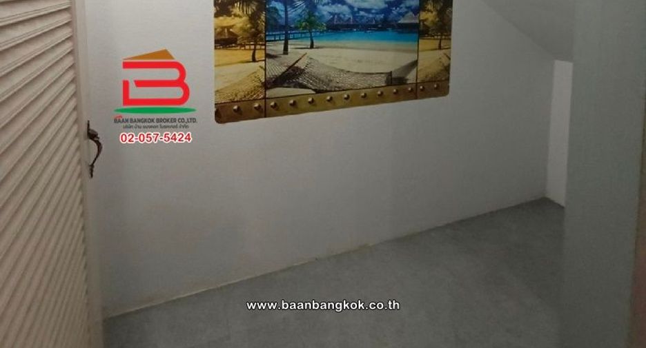 For sale 4 Beds townhouse in Mueang Nonthaburi, Nonthaburi