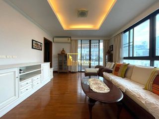 For rent 2 bedrooms condo in Pathum Wan, Bangkok