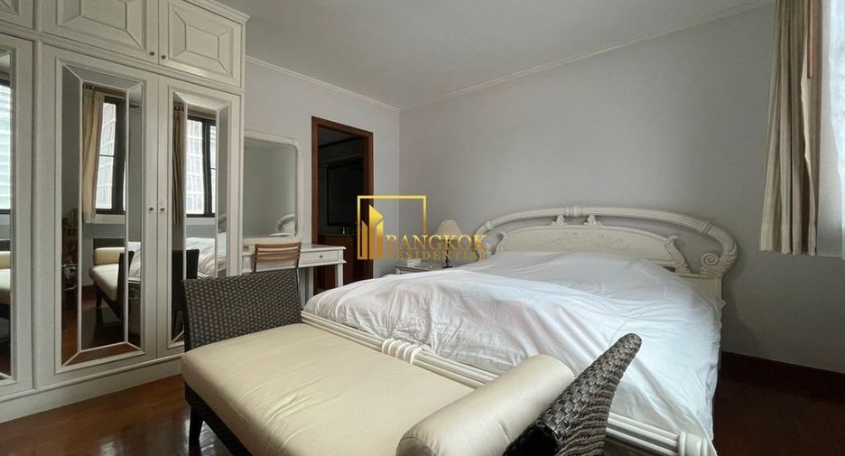 For rent 2 bedrooms condo in Pathum Wan, Bangkok
