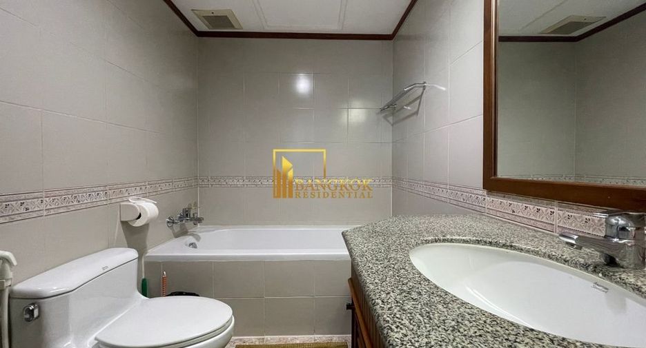 For rent 2 bedrooms condo in Pathum Wan, Bangkok