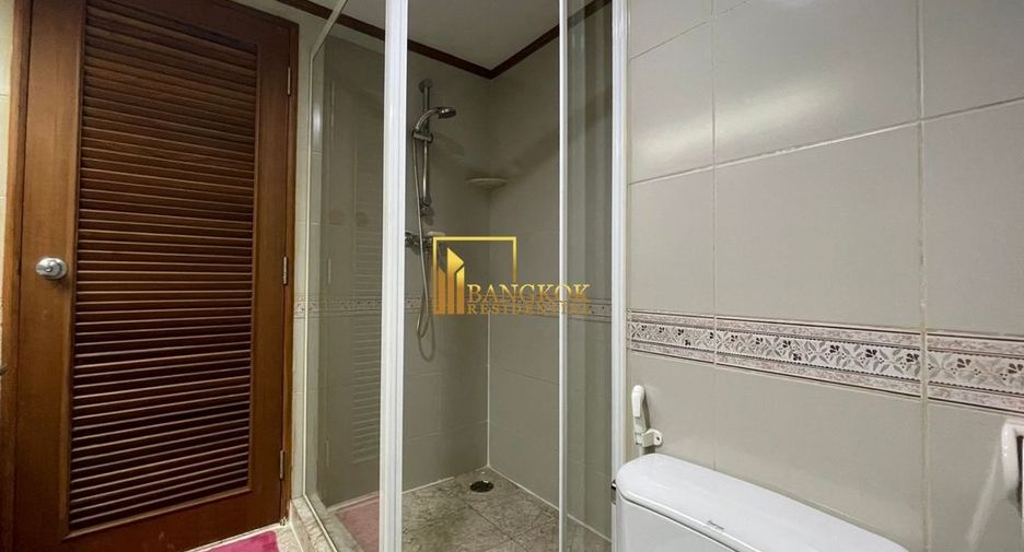 For rent 2 bedrooms condo in Pathum Wan, Bangkok