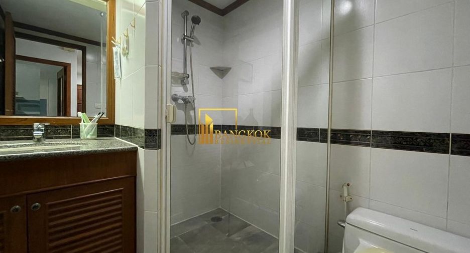 For rent 2 bedrooms condo in Pathum Wan, Bangkok