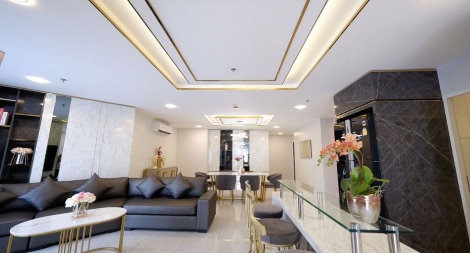 For rent 3 bed condo in Huai Khwang, Bangkok