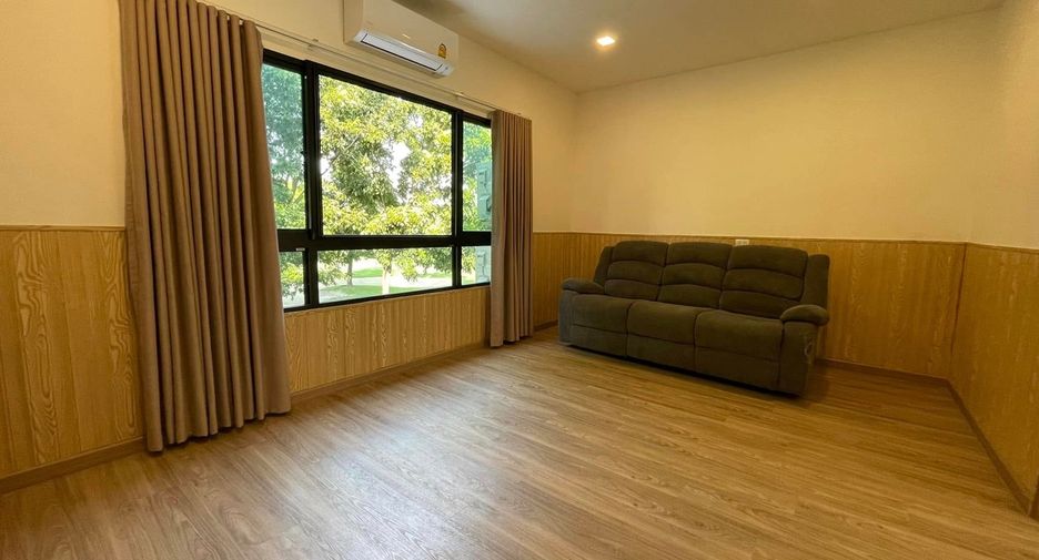 Casa adosada en alquiler y en venta de 3 habitaciones en Saphan Sung, Bangkok
