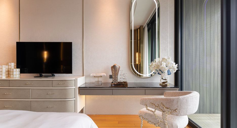 For sale 2 bed condo in Khlong San, Bangkok