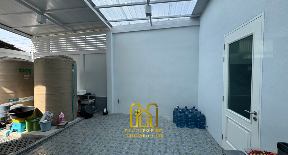 For rent and for sale 4 bedrooms house in Bang Na, Bangkok