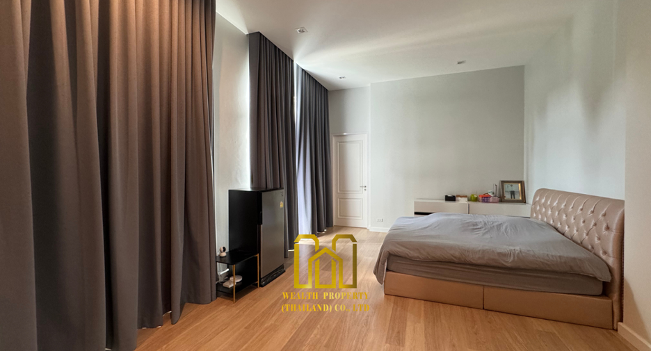 For rent and for sale 4 bedrooms house in Bang Na, Bangkok