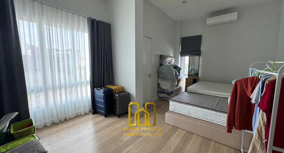 For rent and for sale 4 bedrooms house in Bang Na, Bangkok