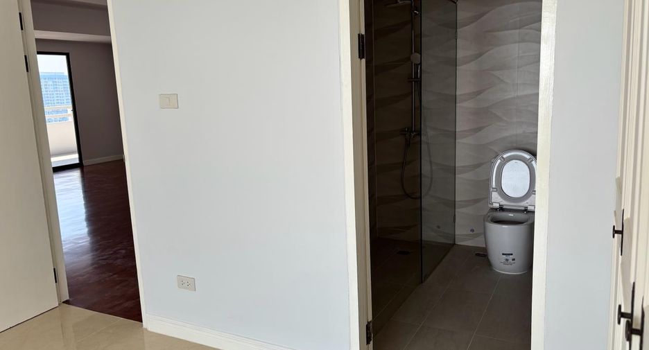 For sale 2 bedrooms condo in Cha Am, Phetchaburi