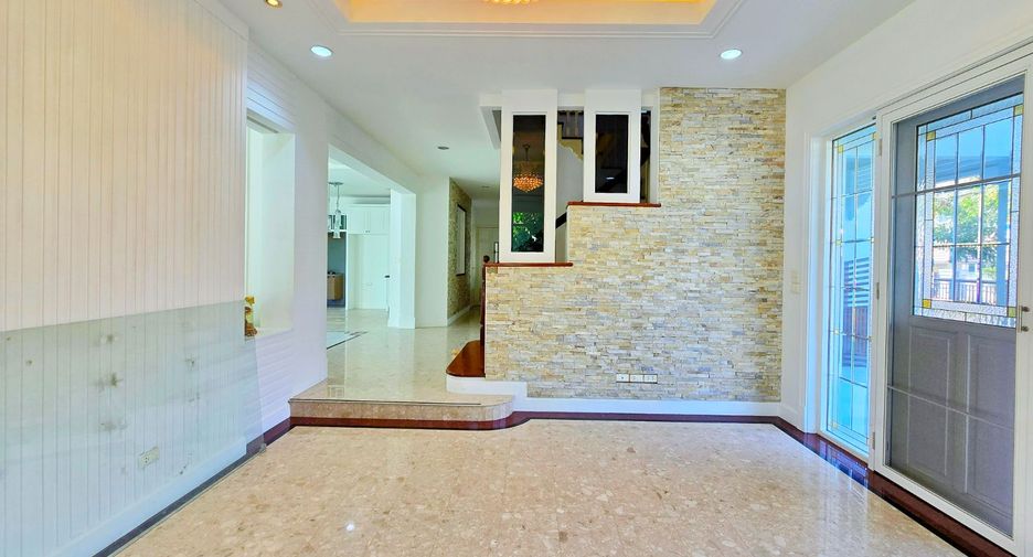 For sale 4 bedrooms house in Phasi Charoen, Bangkok