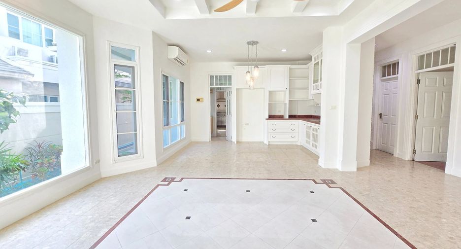 For sale 4 bedrooms house in Phasi Charoen, Bangkok