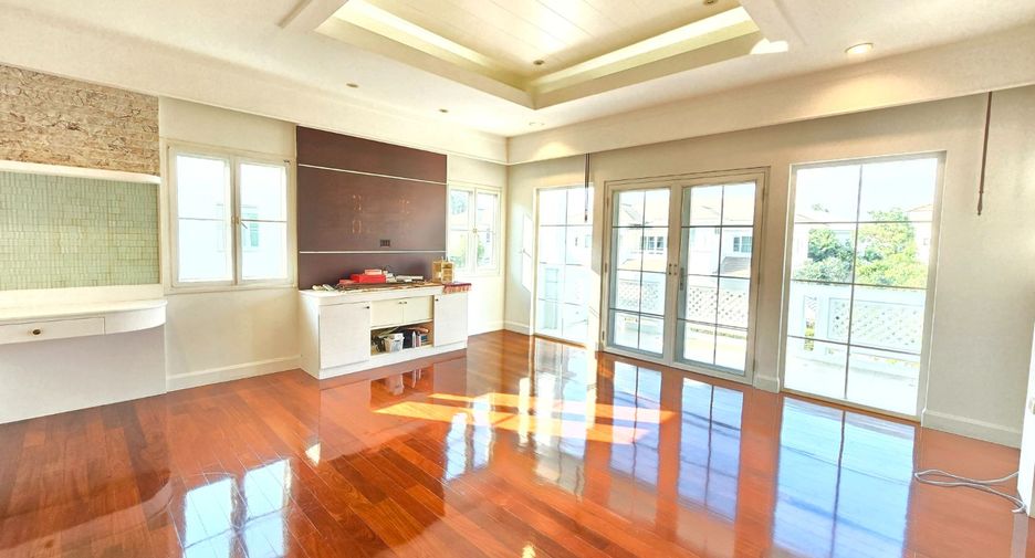 For sale 4 bedrooms house in Phasi Charoen, Bangkok