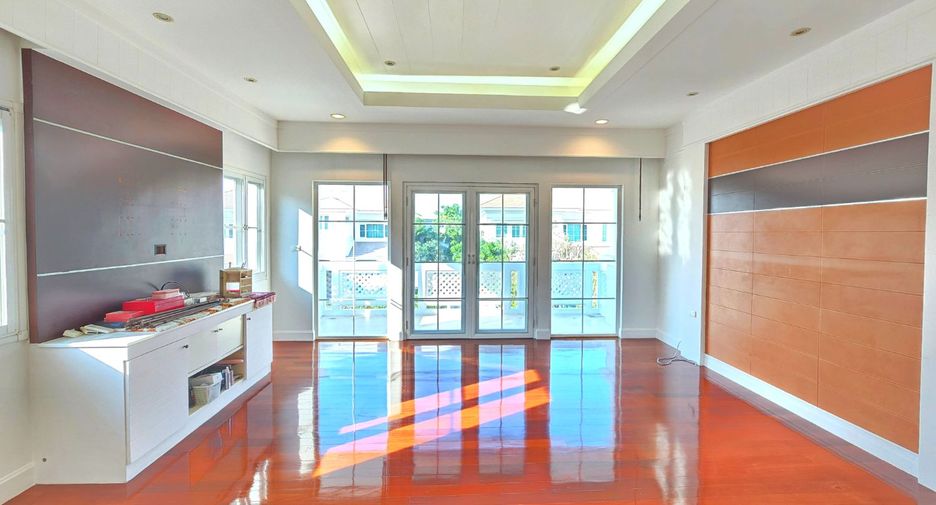 For sale 4 bedrooms house in Phasi Charoen, Bangkok