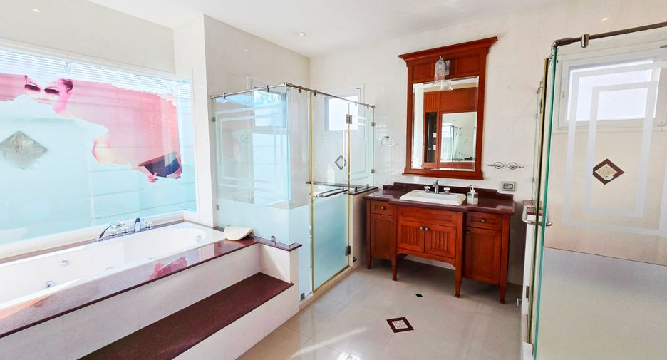 For sale 4 bedrooms house in Phasi Charoen, Bangkok