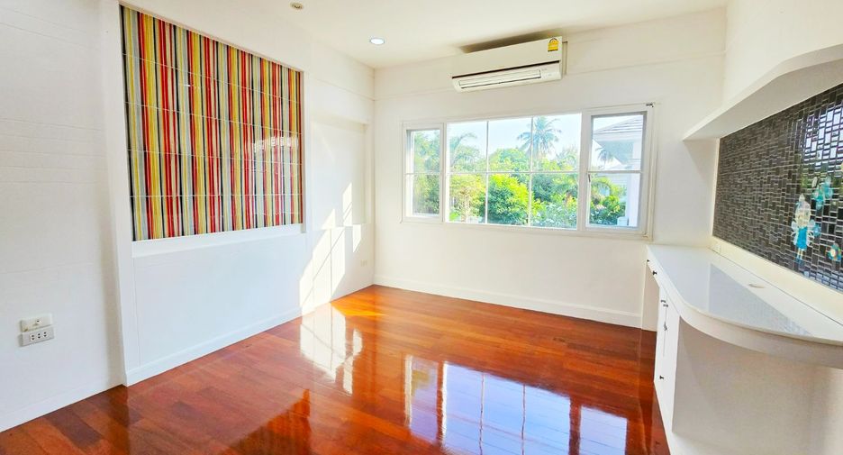 For sale 4 bedrooms house in Phasi Charoen, Bangkok