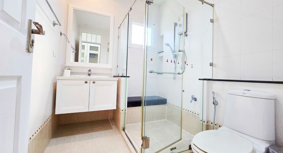 For sale 4 bedrooms house in Phasi Charoen, Bangkok