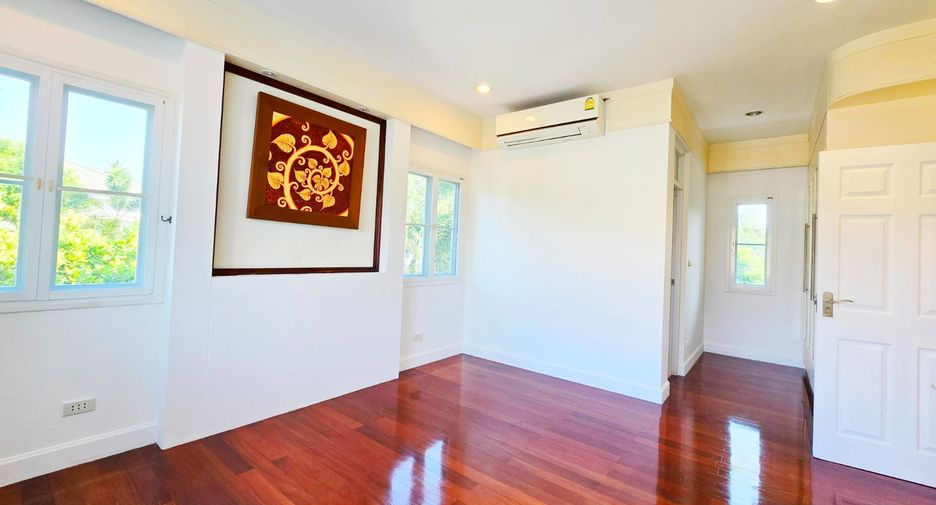 For sale 4 bedrooms house in Phasi Charoen, Bangkok